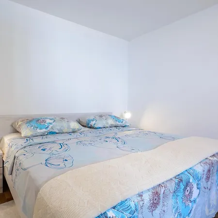 Pavlina - One Bedroom With Terrace