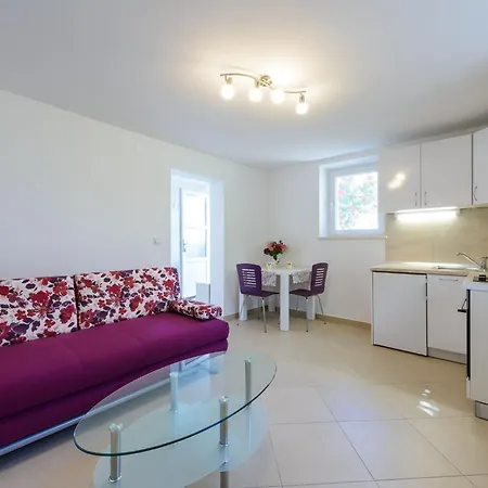 Pavlina - One Bedroom With Terrace *