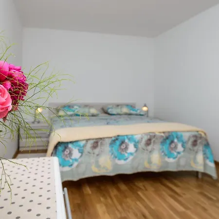 Pavlina - One Bedroom With Terrace دوبروفينك