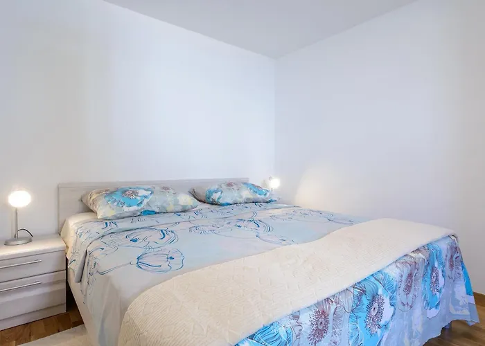 Pavlina - One Bedroom With Terrace