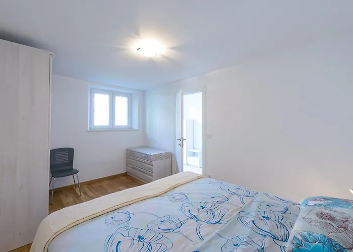 Pavlina - One Bedroom With Terrace Апартаменты *