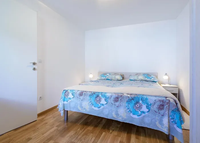 Pavlina - One Bedroom With Terrace *