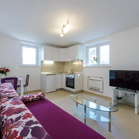 公寓 Pavlina - One Bedroom With Terrace
