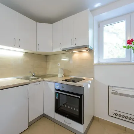 公寓 Pavlina - One Bedroom With Terrace *